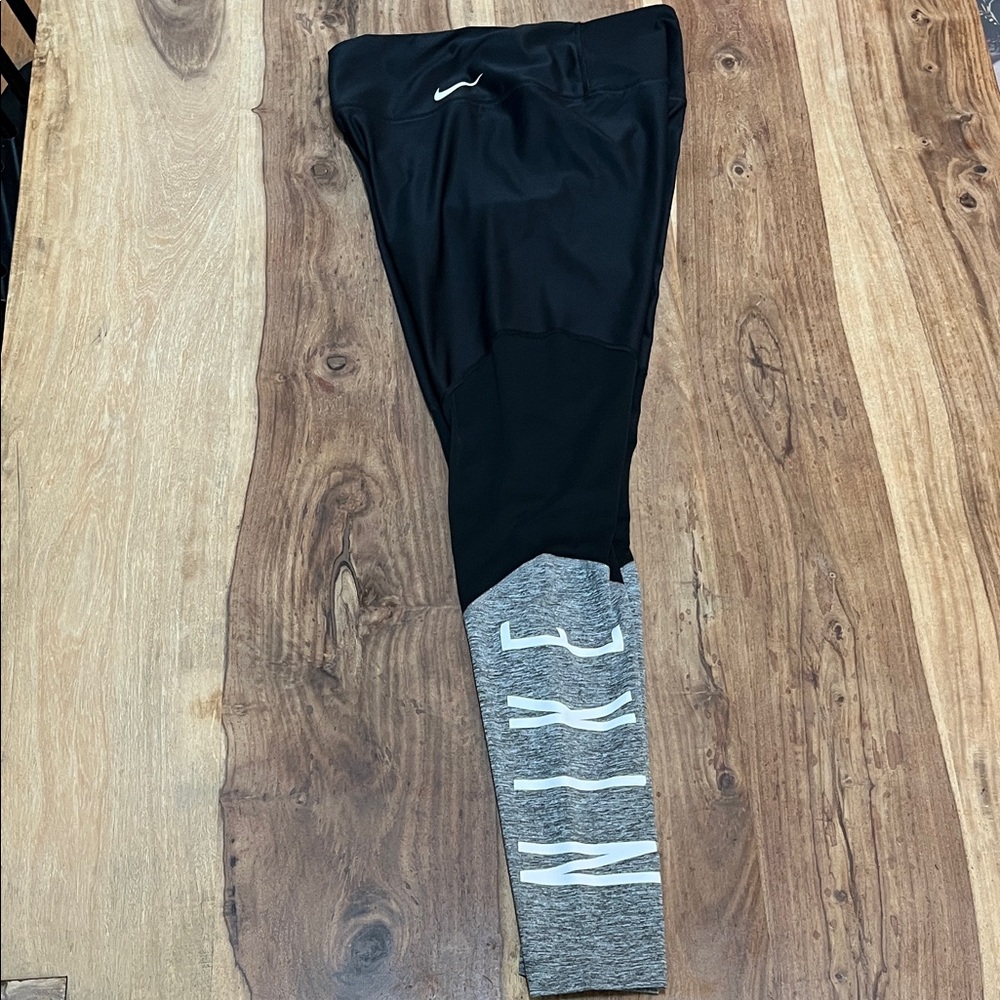 Nike Dri-Fit Black and Gray Leggings - Picture 3 of 6